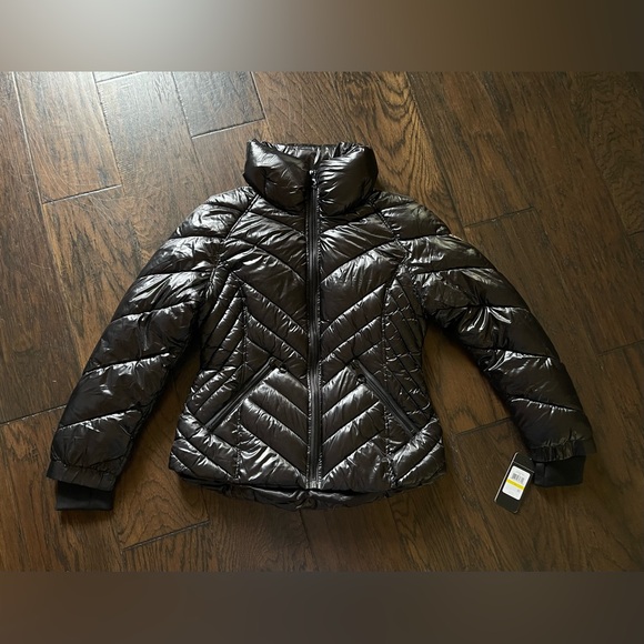 NWT GUESS Women’s Puffer Jacket Black Size M New - Picture 1 of 7